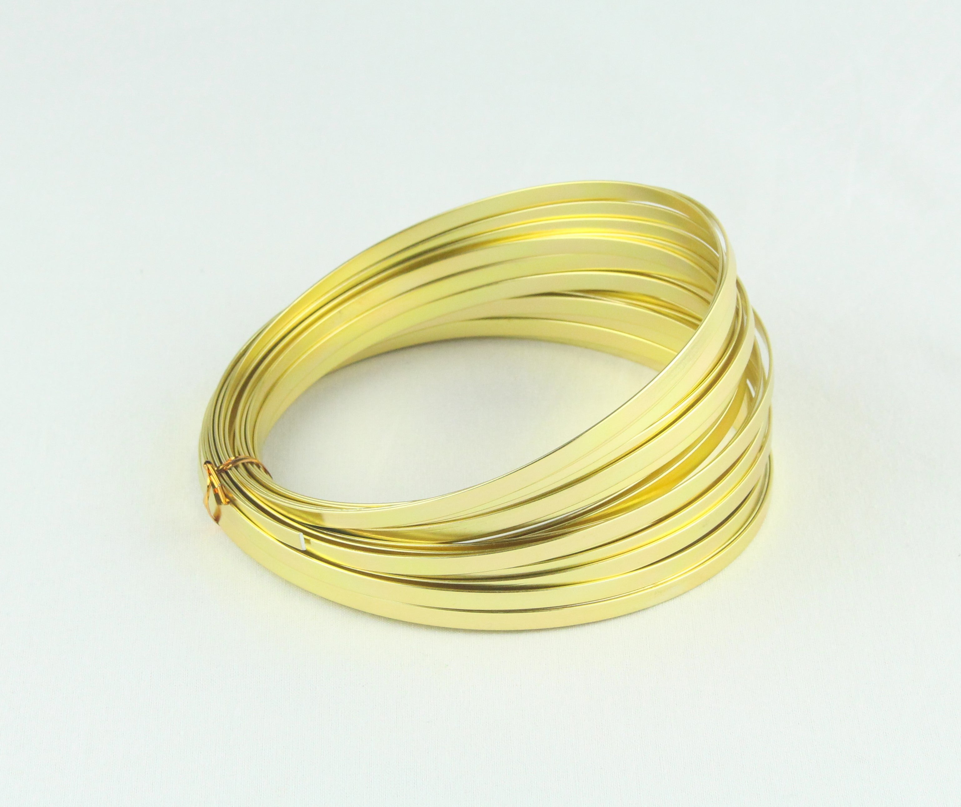 Oasis flat aluminum wire is easy to shape yet strong enough to hold ...