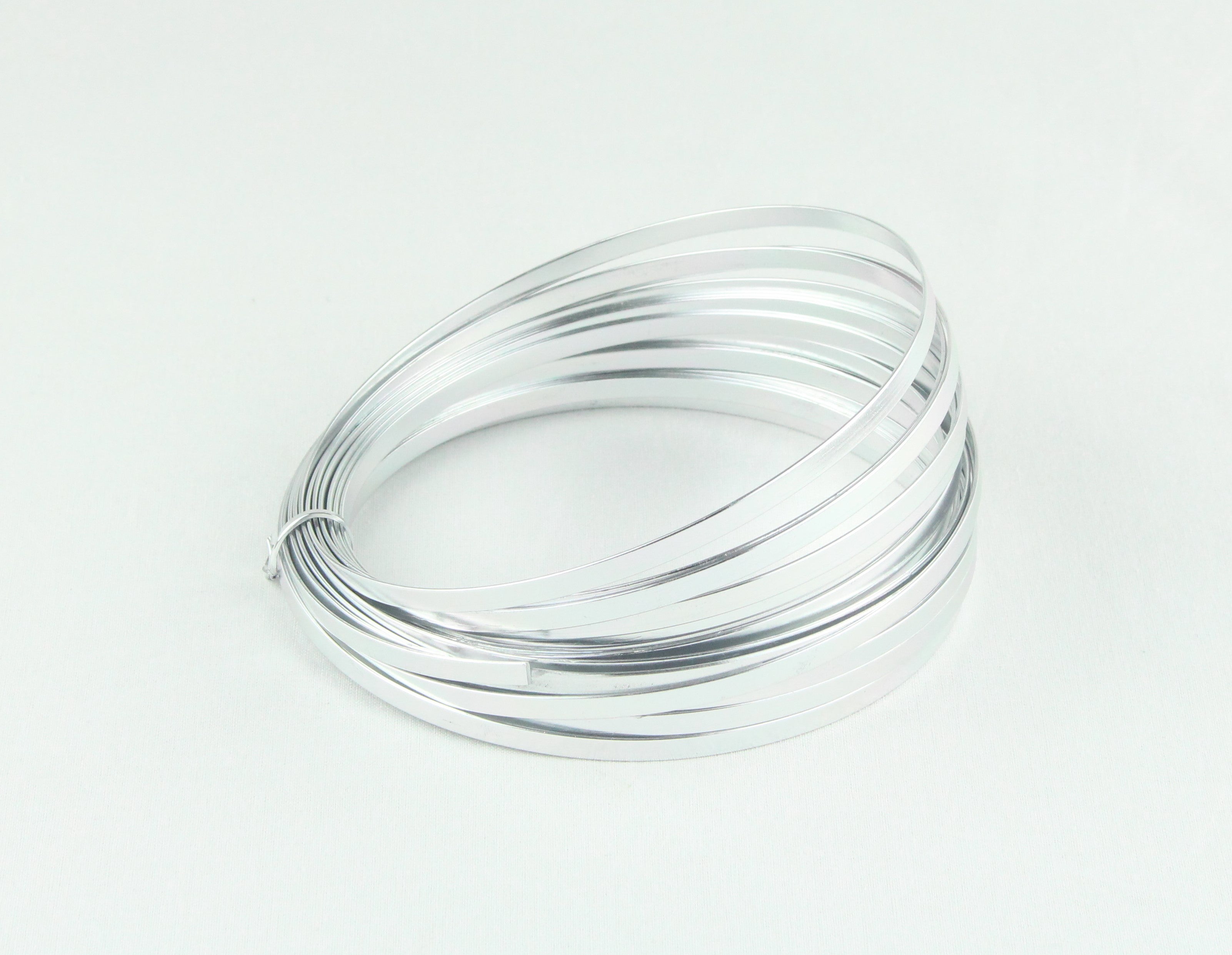 Oasis flat aluminum wire is easy to shape yet strong enough to hold ...