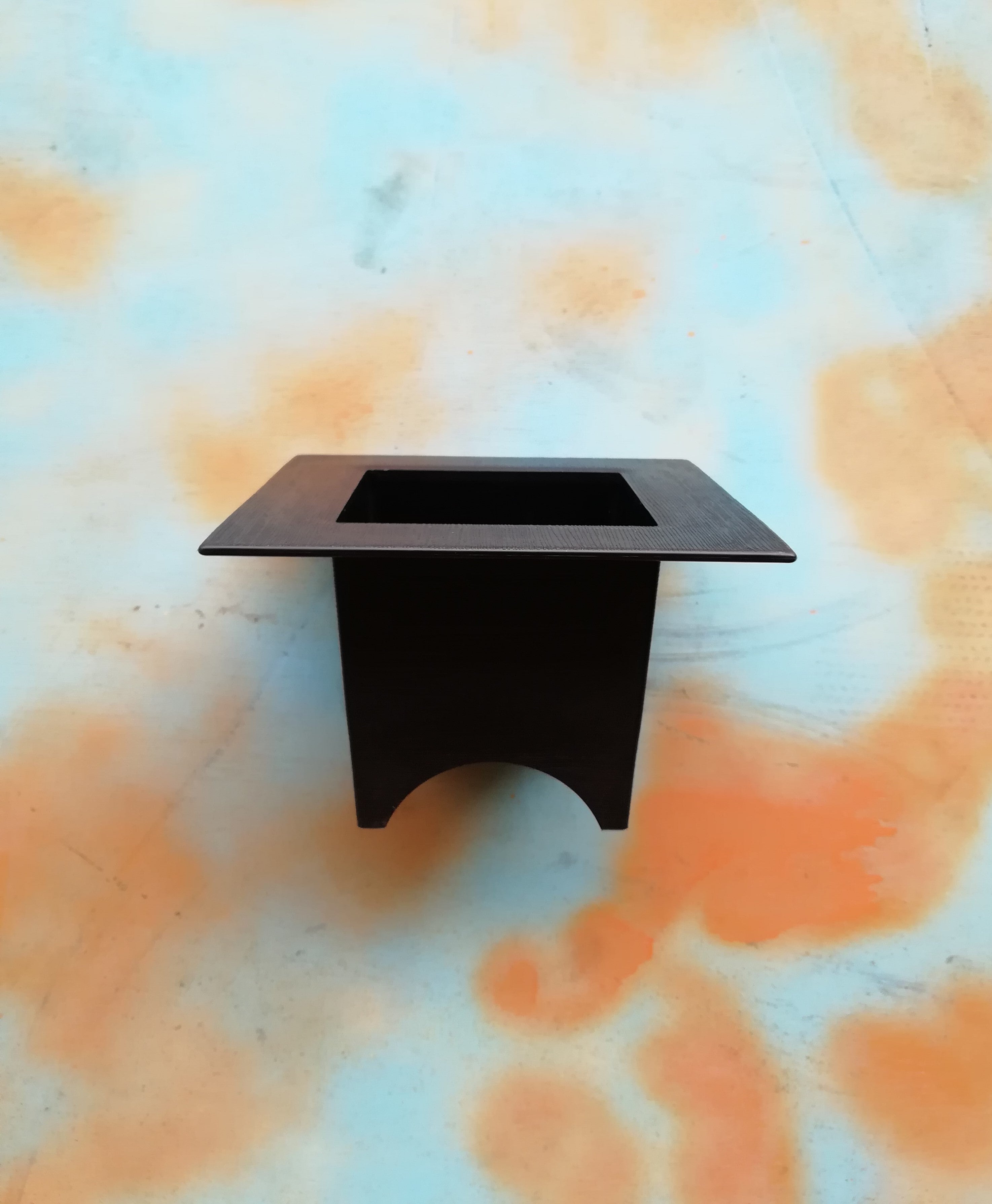 Stylish mini square pot for a variety of floral arrangement. – OASIS ...